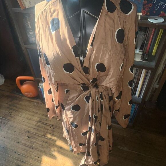 Eloquii Accessories - Eloquii black & tan polka dot 22/24 long belted kimono